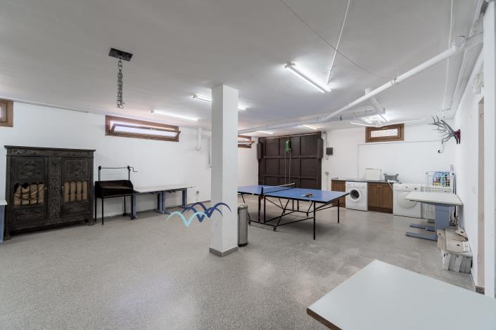 Image No.57-5 Bed Villa / Detached for sale