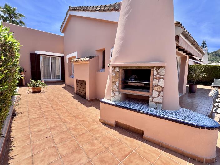 Image No.6-3 Bed Villa / Detached for sale