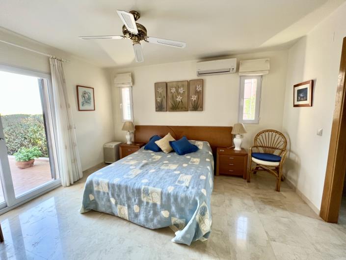 Image No.9-3 Bed Villa / Detached for sale