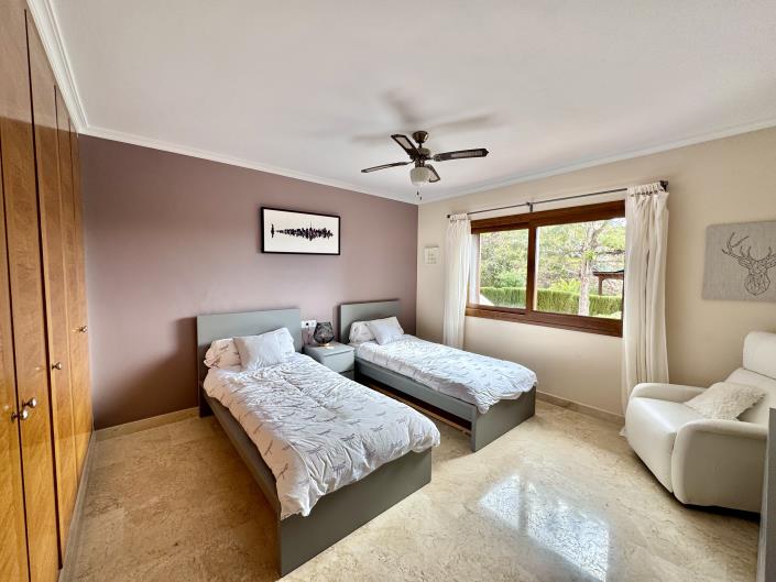 Image No.15-4 Bed Villa / Detached for sale