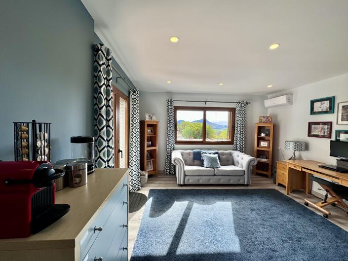 Image No.18-4 Bed Villa / Detached for sale