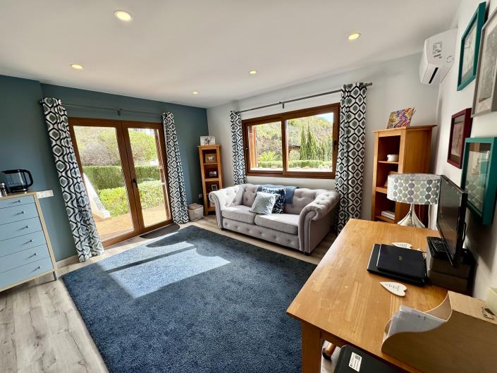 Image No.20-4 Bed Villa / Detached for sale