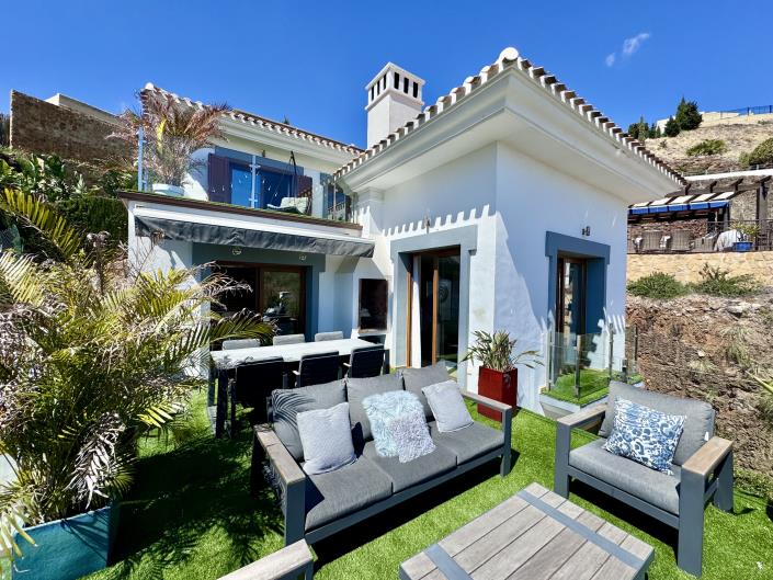 Image No.21-4 Bed Villa / Detached for sale