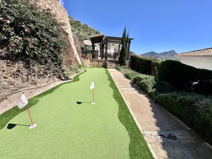 Image No.27-4 Bed Villa / Detached for sale