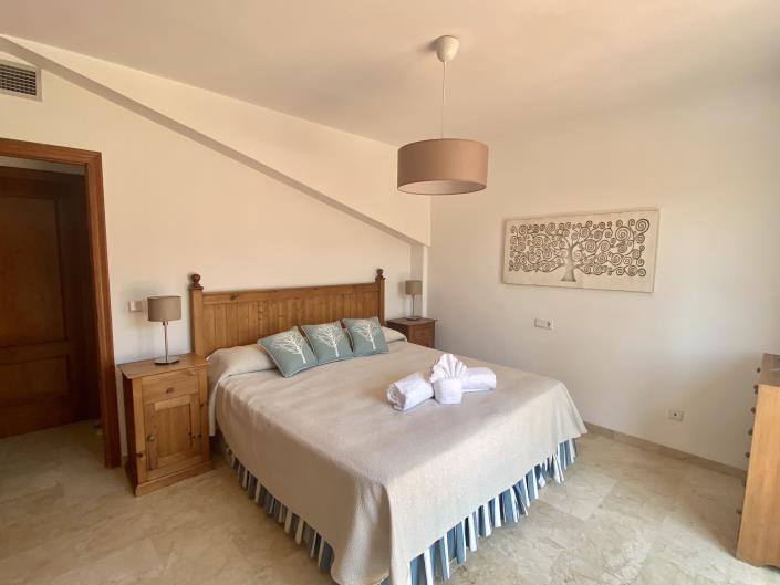 Image No.10-3 Bed Semi-Detached for sale