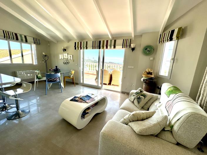 Image No.8-4 Bed Villa / Detached for sale