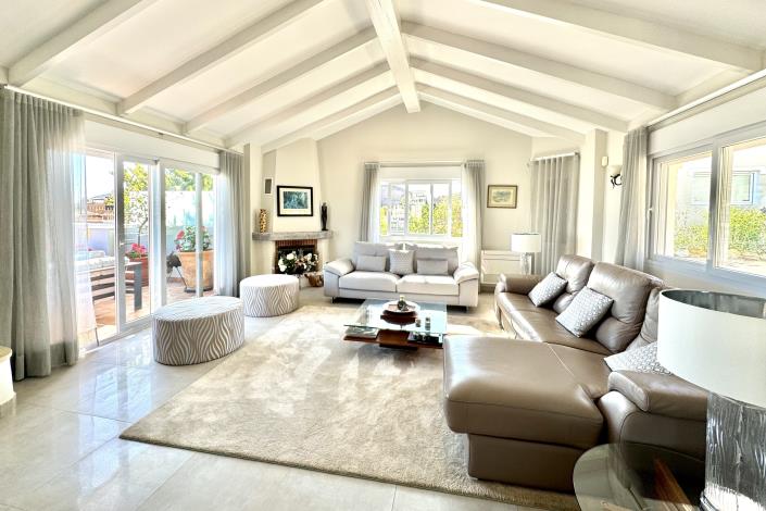 Image No.6-4 Bed Villa / Detached for sale