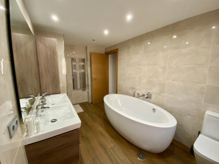 Image No.29-3 Bed Apartment for sale