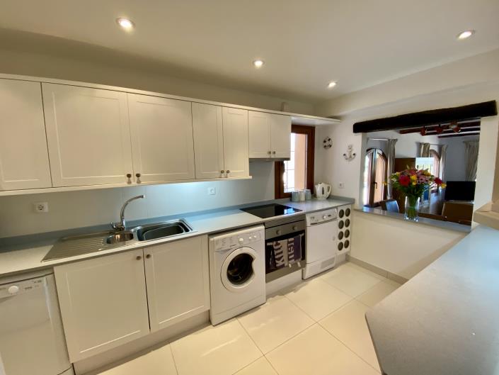 Image No.21-3 Bed Apartment for sale