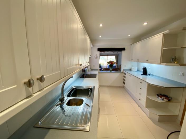 Image No.22-3 Bed Apartment for sale