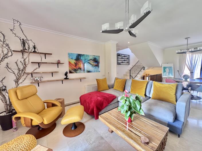 Image No.3-4 Bed Semi-Detached for sale