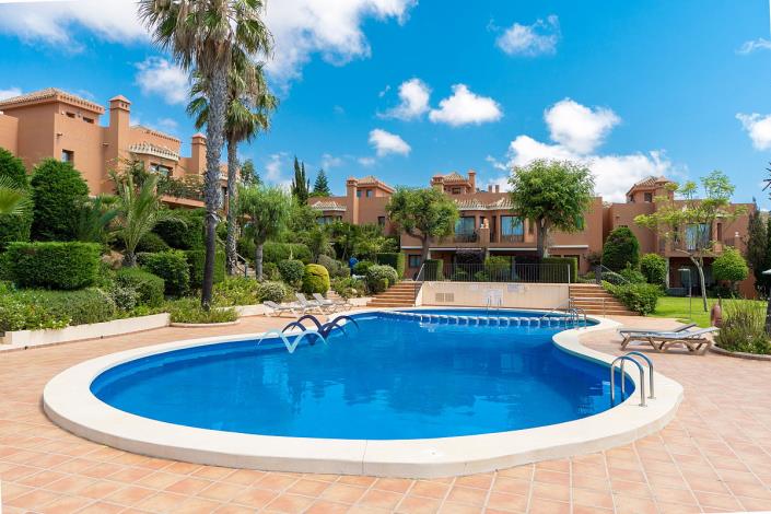 Image No.14-4 Bed Semi-Detached for sale