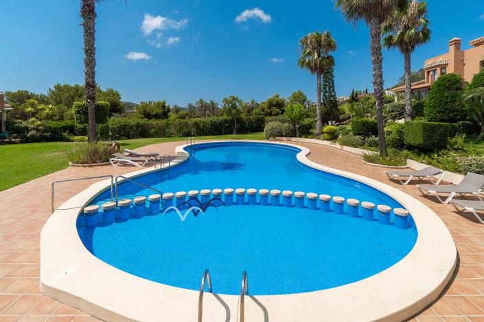 Image No.17-4 Bed Semi-Detached for sale