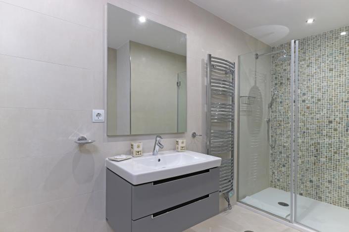 Image No.17-5 Bed Semi-Detached for sale