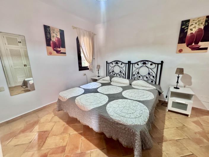 Image No.14-7 Bed Villa / Detached for sale