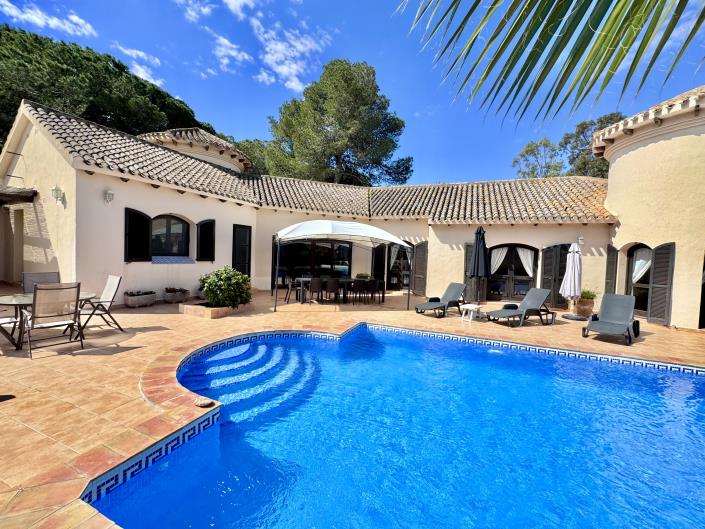 Image No.3-7 Bed Villa / Detached for sale