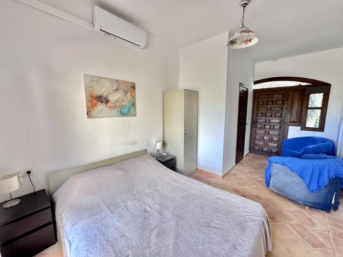 Image No.23-7 Bed Villa / Detached for sale