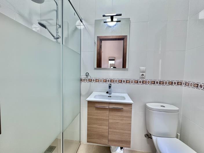 Image No.24-7 Bed Villa / Detached for sale