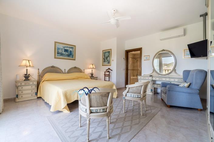 Image No.27-6 Bed Villa / Detached for sale