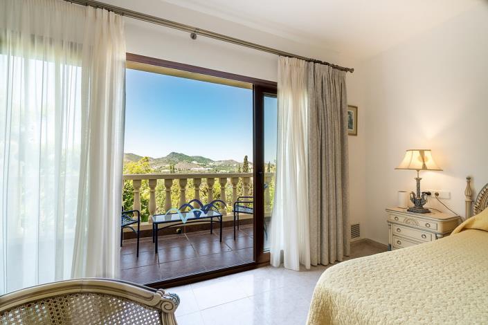 Image No.29-6 Bed Villa / Detached for sale