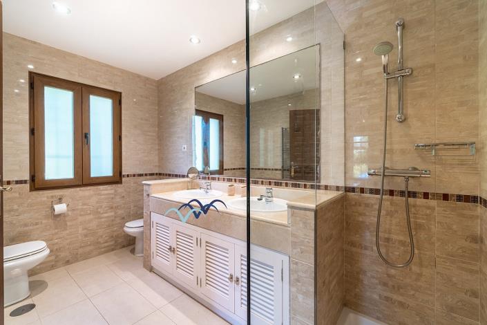 Image No.36-6 Bed Villa / Detached for sale