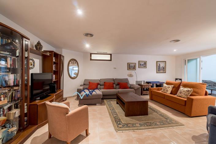 Image No.41-6 Bed Villa / Detached for sale