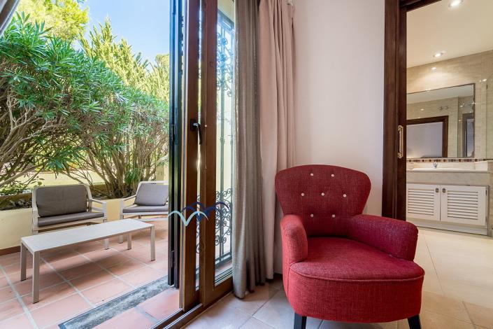 Image No.45-6 Bed Villa / Detached for sale