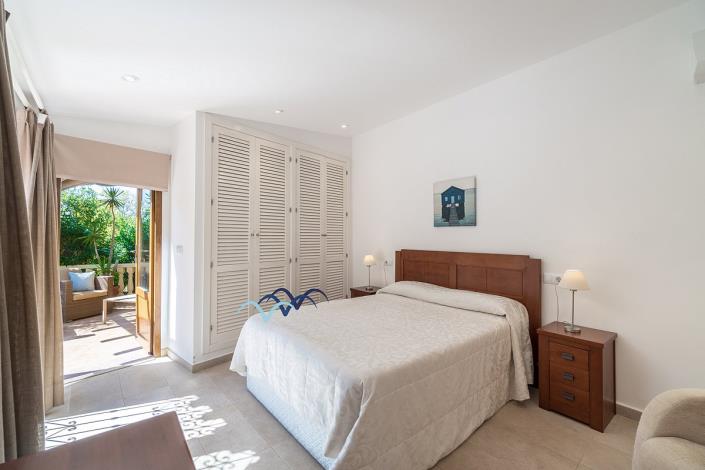 Image No.54-6 Bed Villa / Detached for sale