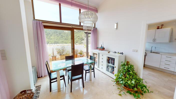 Image No.8-2 Bed Villa / Detached for sale