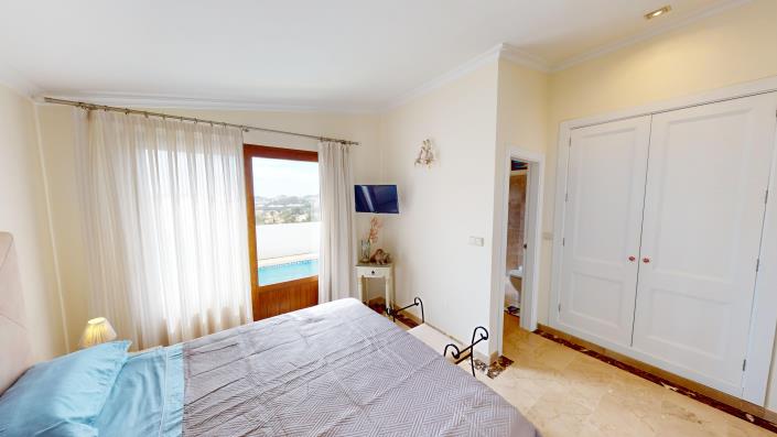 Image No.17-2 Bed Villa / Detached for sale