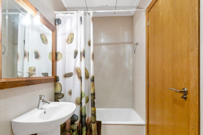 Image No.21-2 Bed Property for sale