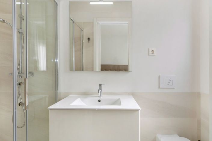 Image No.23-3 Bed Property for sale