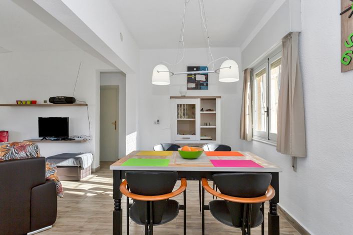 Image No.14-2 Bed Property for sale