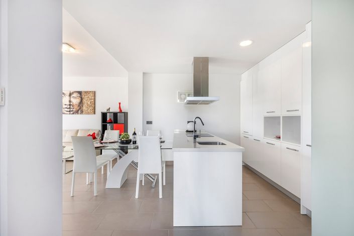 Image No.11-2 Bed Property for sale