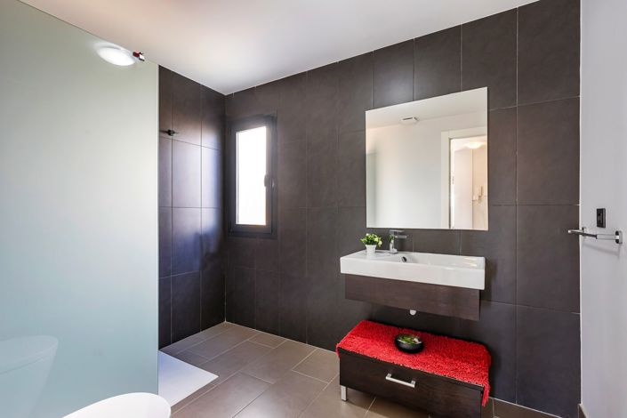 Image No.19-2 Bed Property for sale