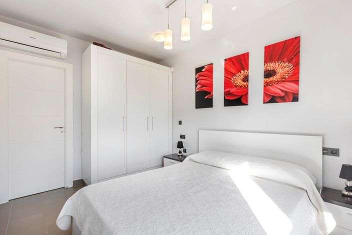 Image No.24-2 Bed Property for sale