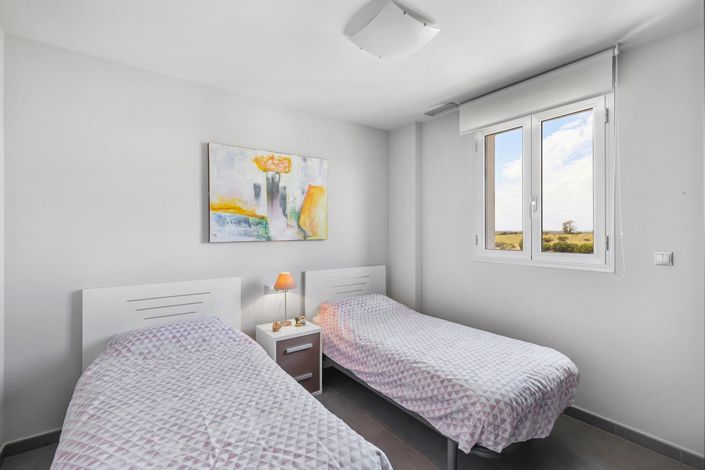 Image No.19-2 Bed Property for sale