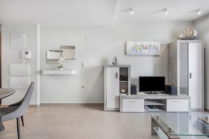 Image No.9-2 Bed Property for sale