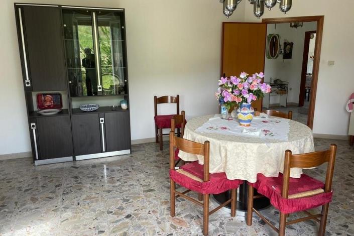 Image No.10-3 Bed Country House for sale