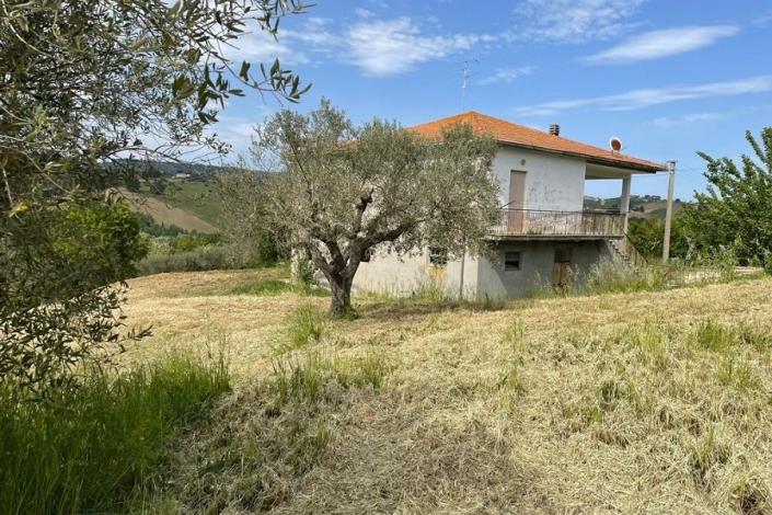 Image No.14-3 Bed Country House for sale