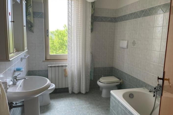 Image No.19-3 Bed Country House for sale