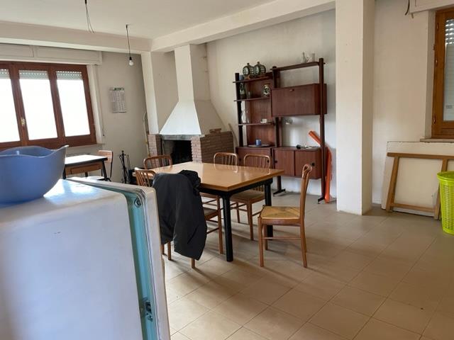 Image No.11-4 Bed Country House for sale