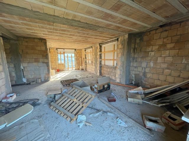 Image No.12-4 Bed Country House for sale