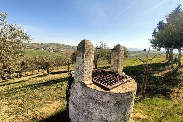 Image No.8-5 Bed Farmhouse for sale