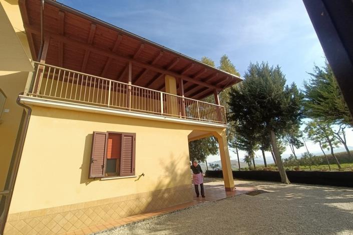 Image No.13-5 Bed Farmhouse for sale