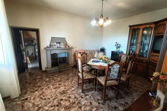 Image No.21-5 Bed Farmhouse for sale