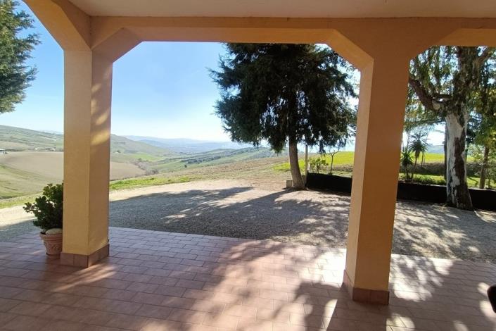 Image No.28-5 Bed Farmhouse for sale