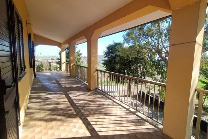 Image No.34-5 Bed Farmhouse for sale