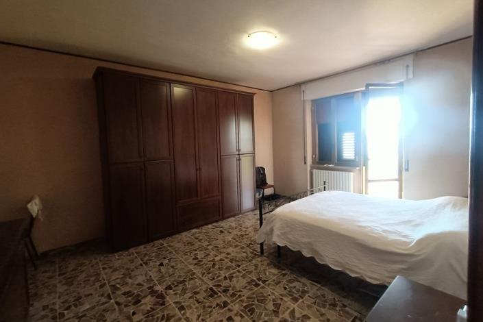 Image No.36-5 Bed Farmhouse for sale