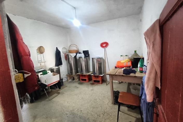 Image No.51-5 Bed Farmhouse for sale